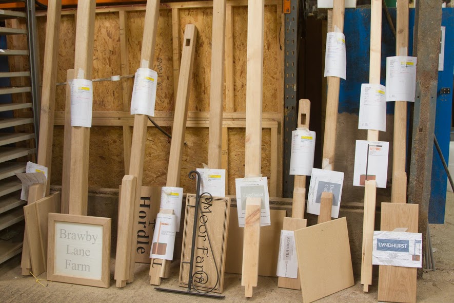 wooden-signs-posts