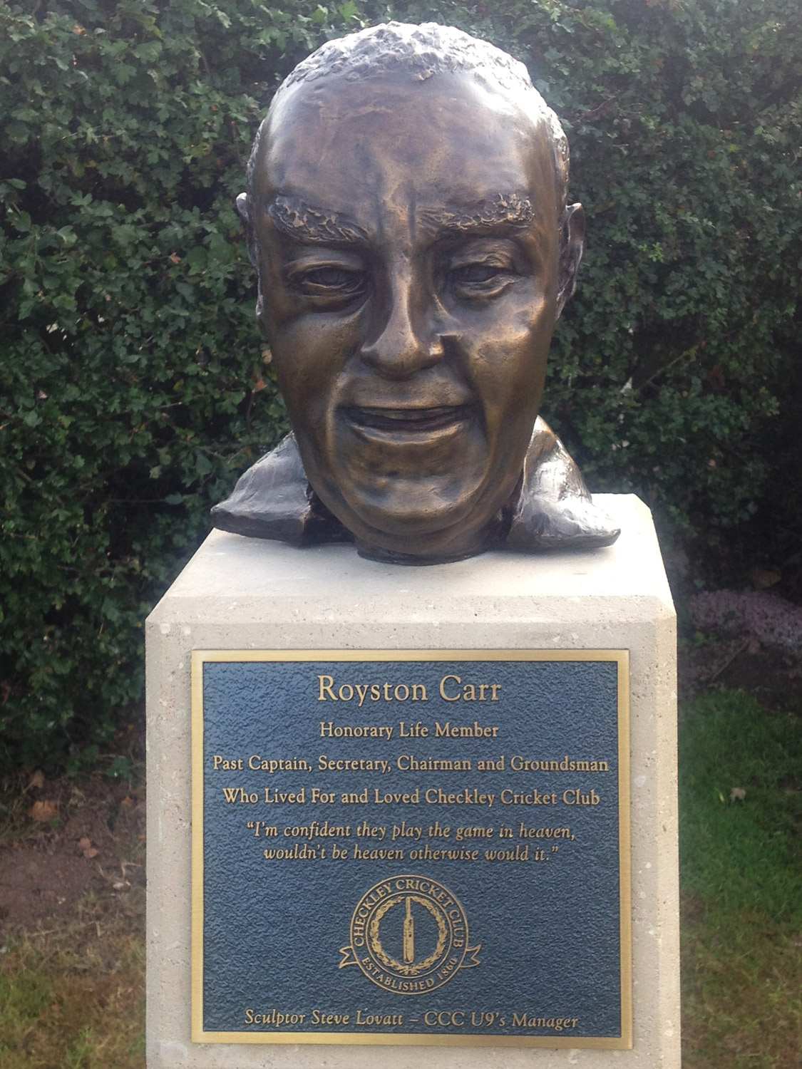http://www.sign-maker.net/memorial/bronze-memorials.html