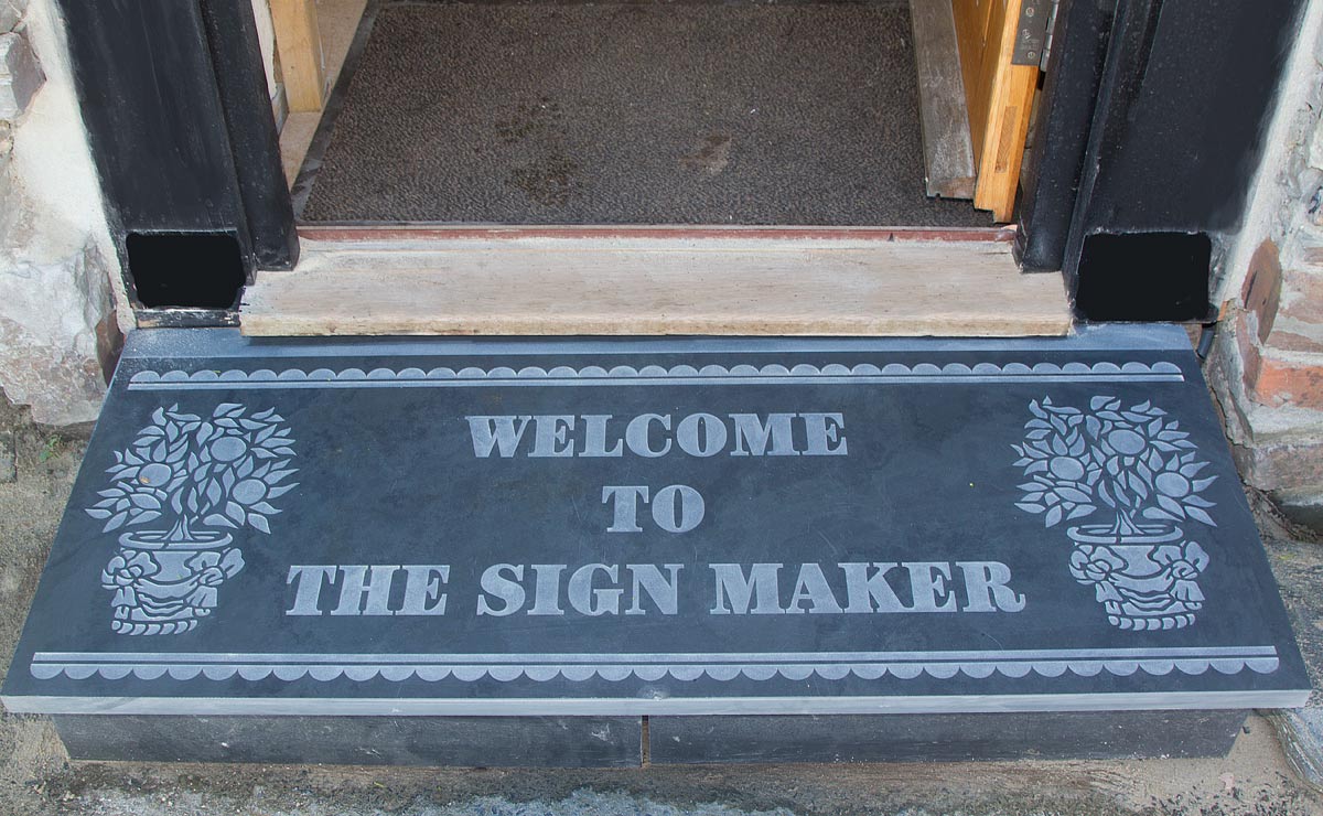 http://www.sign-maker.net/stone/large.htm