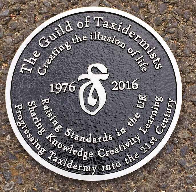 Round aluminium plaque