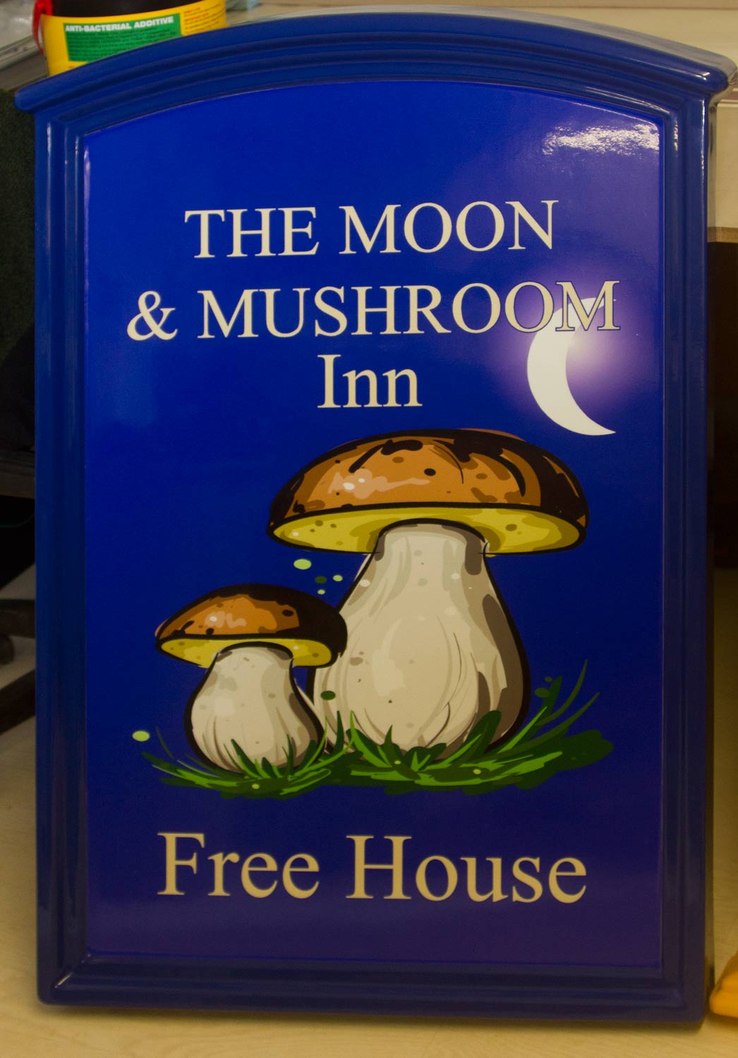fibreglass-pub-sign