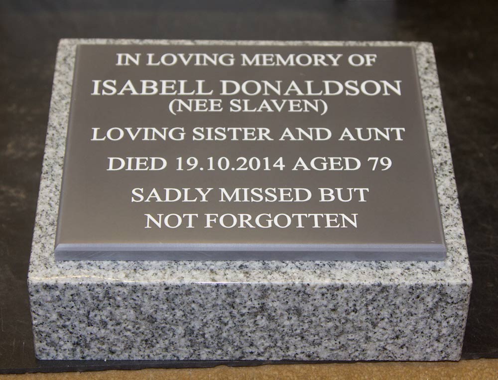 Small lawn memorial
