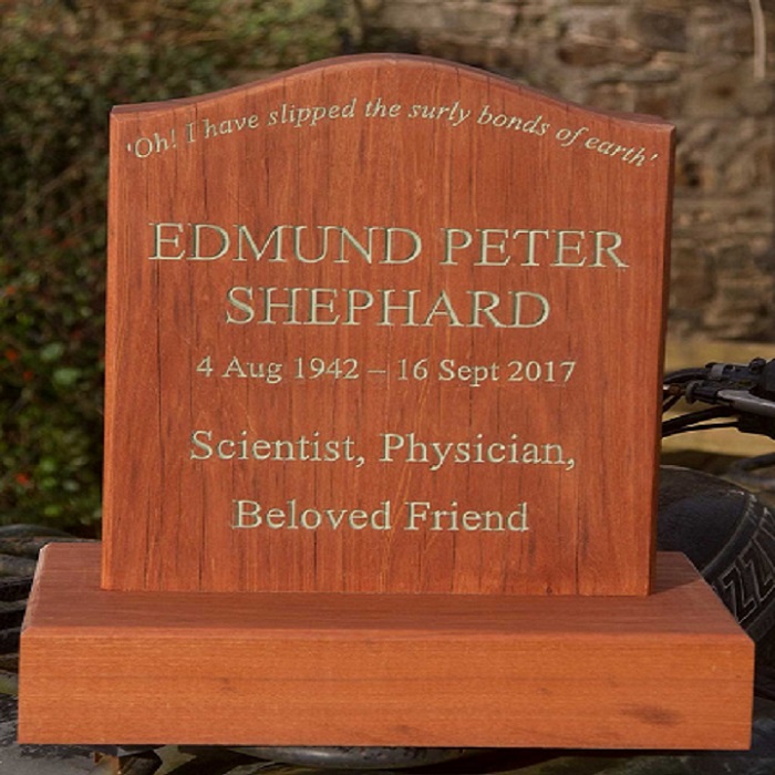 wooden-grave-stone