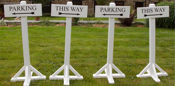 Portable wooden signage that is perfect for events and weddings 